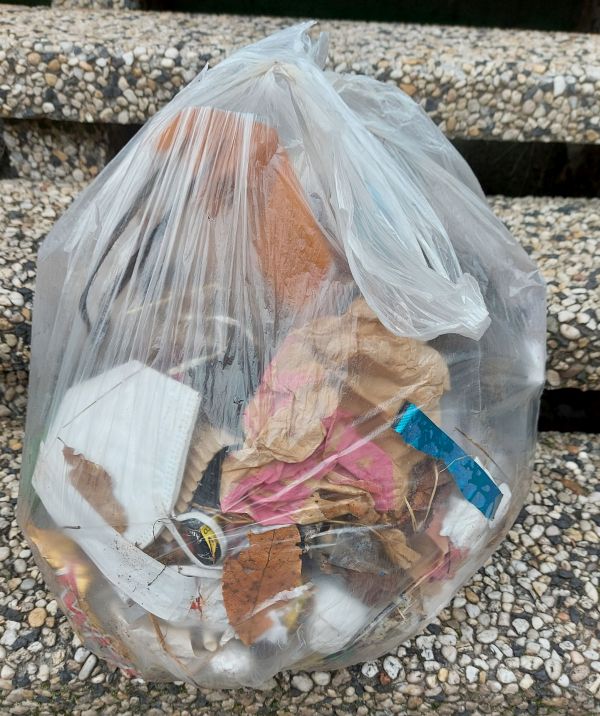 Müll. Hotspot Seligenstädter Straße